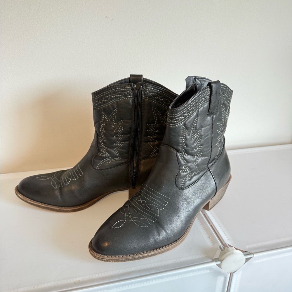 Western ankle boots